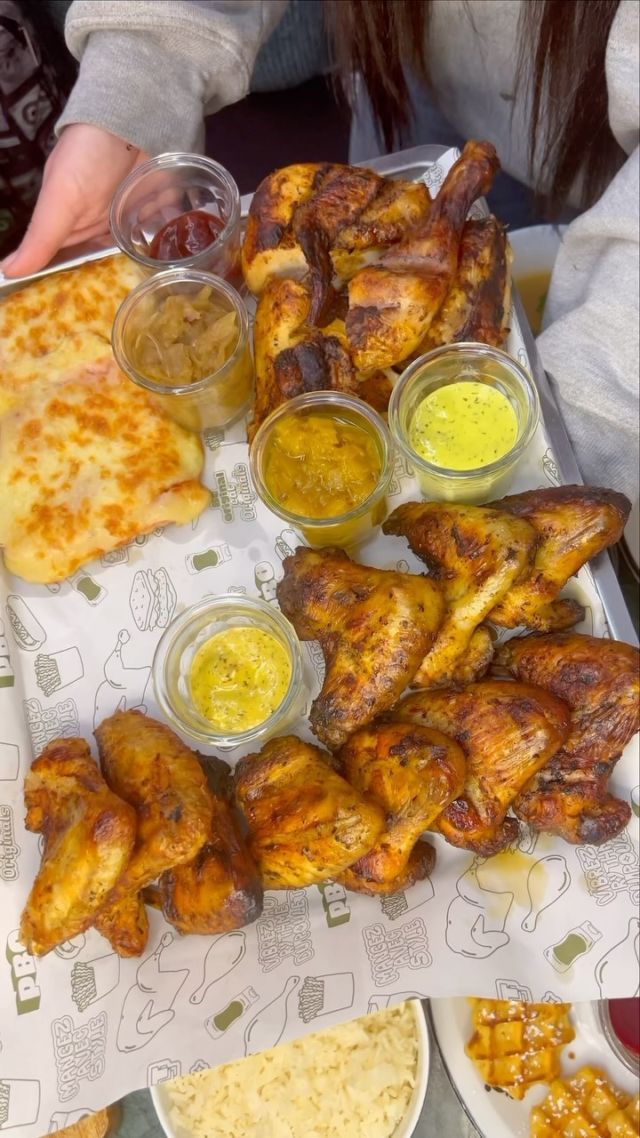 UN FTOUR CHEZ PB POULET BRAISÉ 😍🤤

@pb_pouletbraise 
Plus de 20 restaurants
On était à celui de La Courneuve 

OFFRE RAMADAN 🌙 
À partir de 2€ : lait, dattes et chorba
Offre découverte à 12,50€/personne
Thé et baklava pour 1€
- -
#parishalal #restauranthalal #halal #halalfood #poulet #pouletbraisé #halalparis #chicken